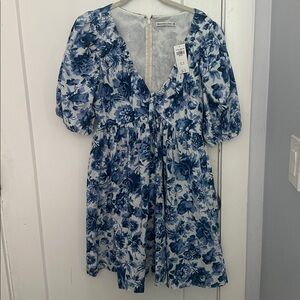 Abercrombie & Fitch White and Blue Floral Dress
